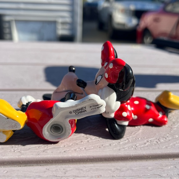 Mickey and Minnie Salt and Pepper - Picture 2 of 4